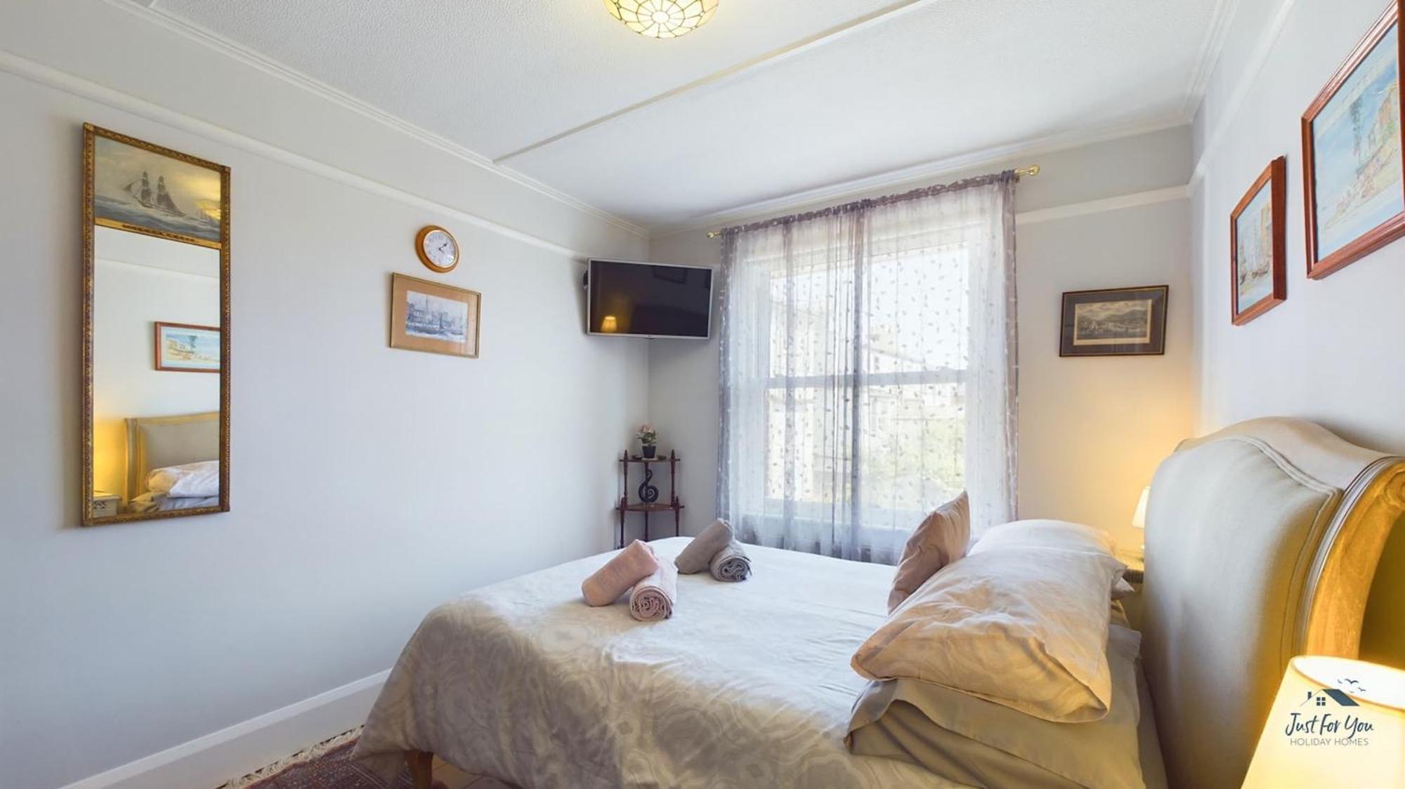 Anchor Down Cottage The Perfect Seaside Retreat Sleeps 4 Beach 2 Mins Ryde  Luaran gambar